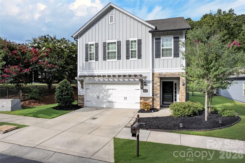 1879 Felts Parkway, Fort Mill, SC - 3 beds, 2.5 baths, 2,166 sqft - $565,000