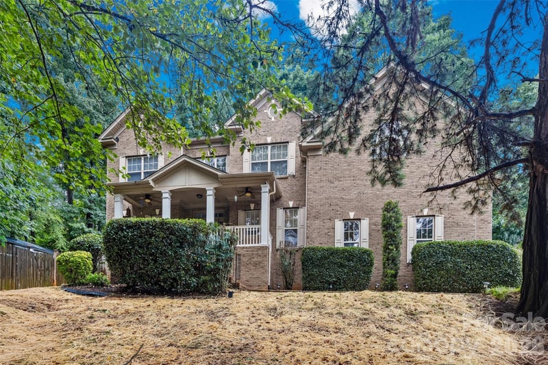 3301 Carlisle Court, Fort Mill, SC - 4 beds, 2.5 baths, 2,707 sqft - $549,000