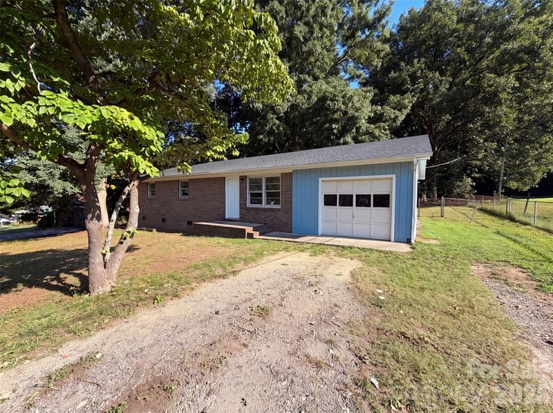 120 Riley Road, Dallas, NC - 3 beds, 2 baths, 1,228 sqft - $257,000