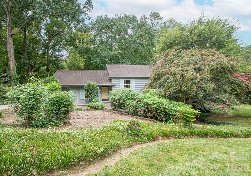 6836 Ronda Avenue, Charlotte, NC - 4 beds, 3 baths, 2,030 sqft - $525,000