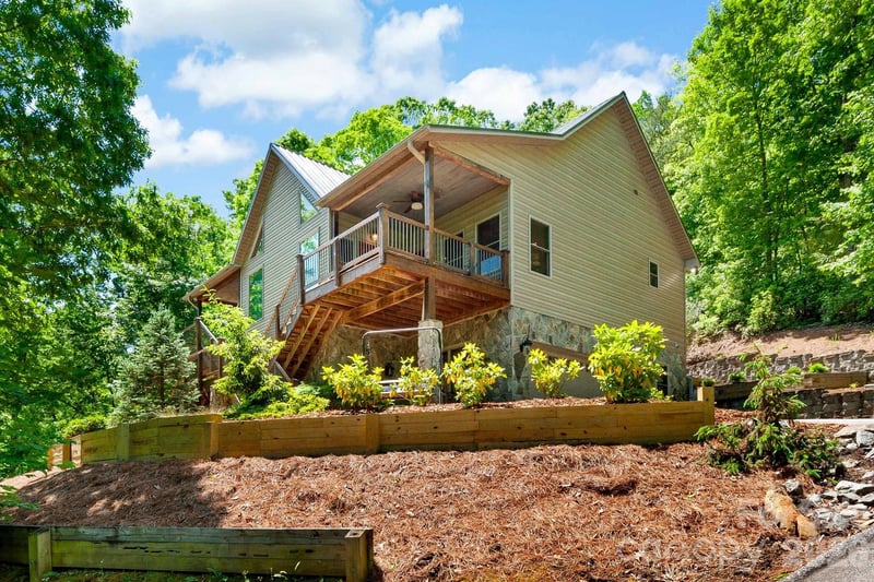 179 Rock Spring Road, Lake Lure, NC - 3 beds, 3.5 baths, 3,346 sqft - $705,000