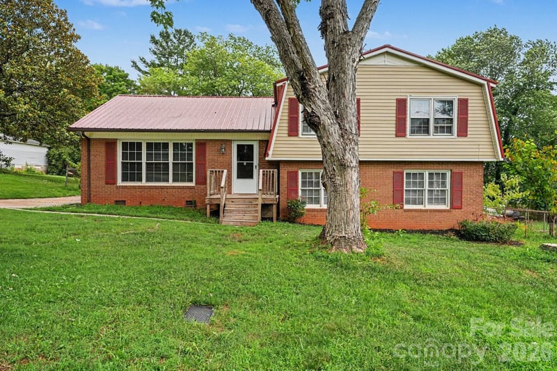 630 Colonial Drive, Statesville, NC - 3 beds, 2.5 baths, 1,929 sqft - $274,900