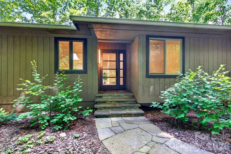 12 Beech Tree Lane, Asheville, NC - 4 beds, 3 baths, 3,190 sqft - $1,395,000