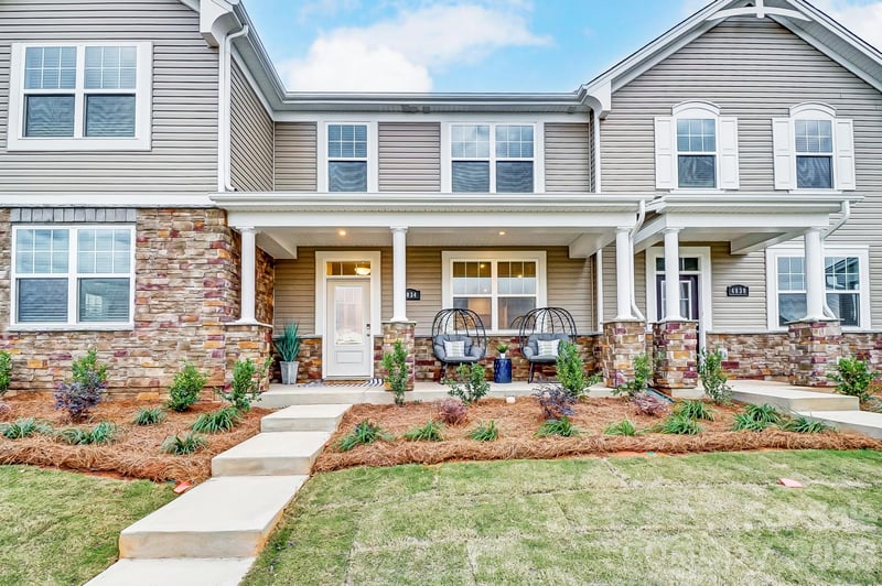 5217 Wyes Oak Lane, Charlotte, NC - 3 beds, 2.5 baths, 1,541 sqft - $359,990
