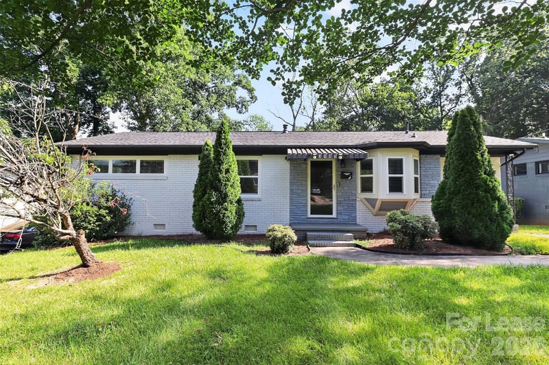 3945 Winfield Drive, Charlotte, NC - 3 beds, 2 baths - $2,280