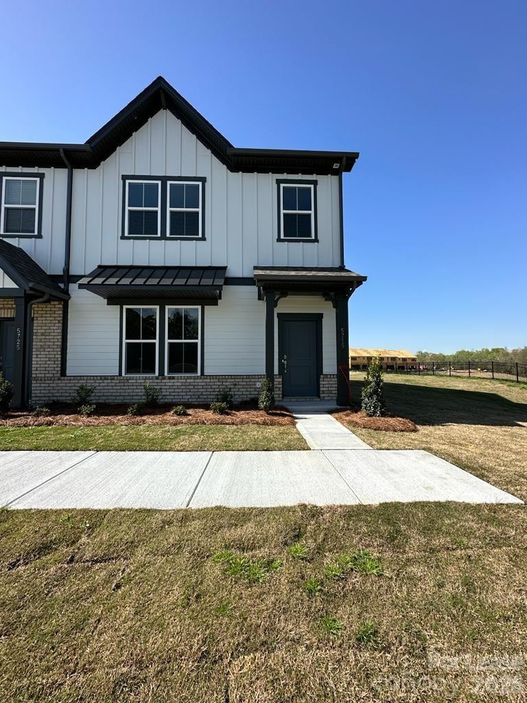 5715 Gulch Place, Charlotte, NC - 3 beds, 2.5 baths, 1,849 sqft - $2,395