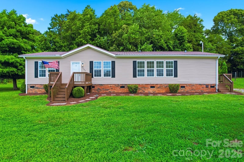 1006 Canada Drive, Dallas, NC - 3 beds, 2 baths, 1,662 sqft - $274,999