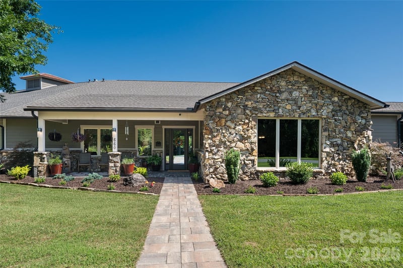 660 Pleasant Grove Road, Hendersonville, NC - 3 beds, 3 baths, 5,277 sqft - $1,800,000