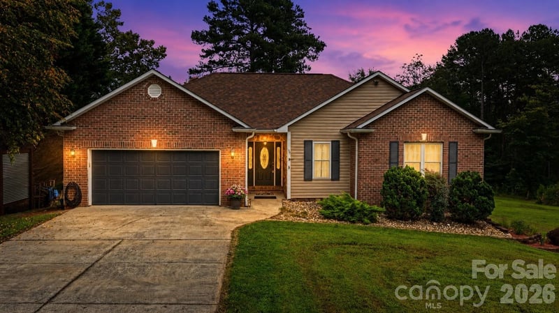 199 Bethlehem Manufacturing Lane, Hickory, NC - 3 beds, 2 baths, 2,664 sqft - $449,900