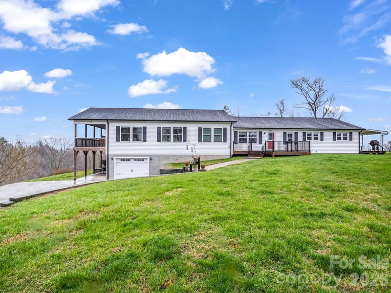 1086 Carters Ridge Road, Spruce Pine, NC - 4 beds, 1 bath, 2,914 sqft - $670,000