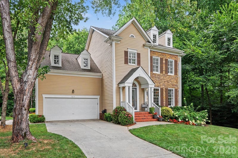 7814 Hollow Oaks Lane, Waxhaw, NC - 4 beds, 2.5 baths, 2,220 sqft - $520,000