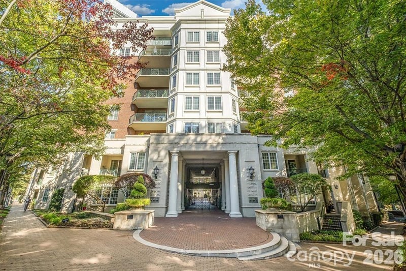 300 W 5th Street Apt 2, Charlotte, NC - 1 bed, 1 bath, 790 sqft - $299,000