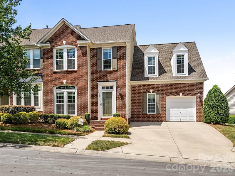 14558 Greenpoint Lane, Huntersville, NC - 3 beds, 2.5 baths, 2,185 sqft - $399,000