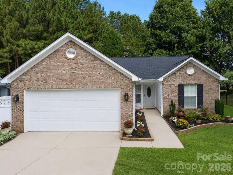 212 Chestnut Avenue, Tega Cay, SC - 3 beds, 2 baths, 1,286 sqft - $417,900