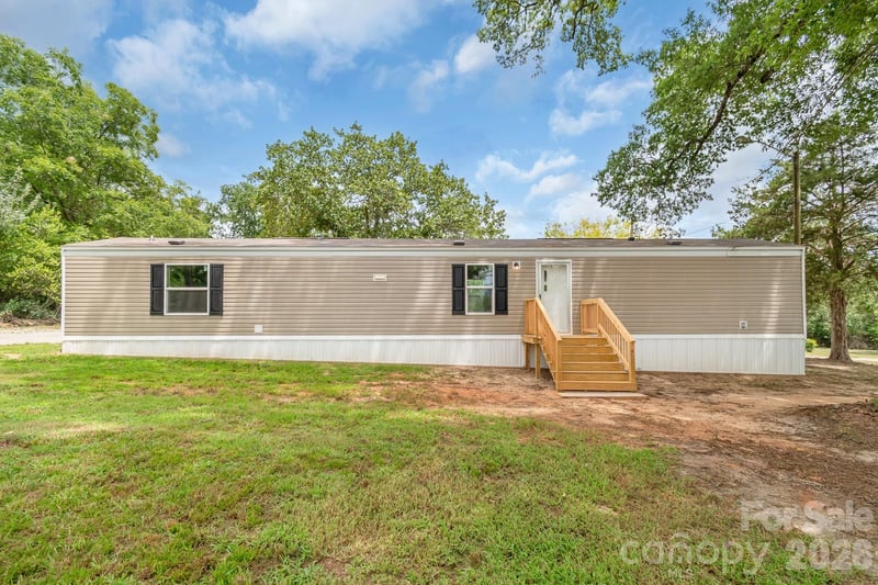 7627 Kershaw Camden Highway, Kershaw, SC - 3 beds, 2 baths, 924 sqft - $175,000