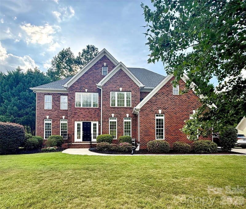 1012 Easthampton Lane, Waxhaw, NC - 5 beds, 4 baths, 3,608 sqft - $750,000