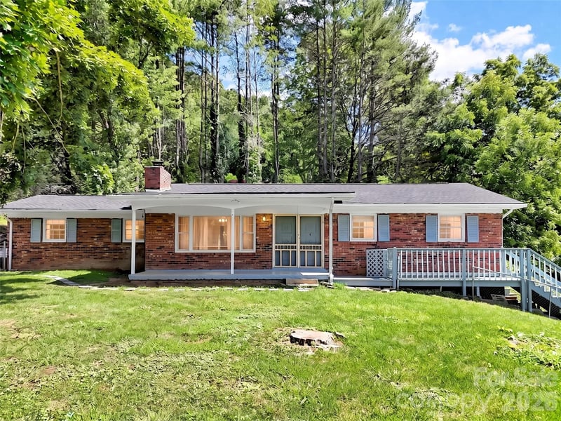 70 Iris Lane, Canton, NC - 3 beds, 1.5 baths, 1,188 sqft - $315,000