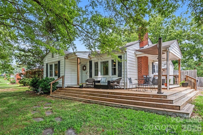 166 Wilson Street NE, Concord, NC - 3 beds, 2 baths, 1,300 sqft - $289,900