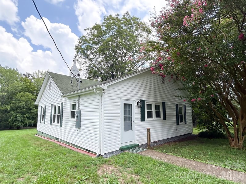 661 Central Street, Hudson, NC - 2 beds, 1 bath, 1,216 sqft - $239,900