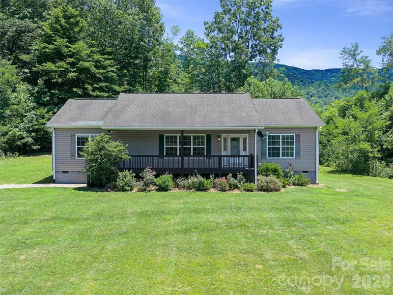 1470 Bear Creek Road, Bakersville, NC - 3 beds, 2 baths, 1,624 sqft - $320,000