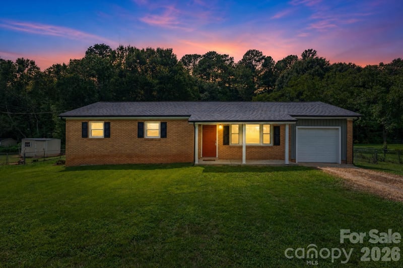 3907 Little Mountain Road, Gastonia, NC - 3 beds, 2 baths, 1,242 sqft - $249,900