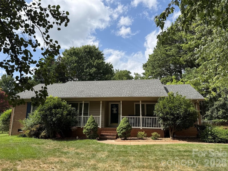 1101 Lightwood Drive, Matthews, NC - 3 beds, 2 baths, 1,463 sqft - $395,000