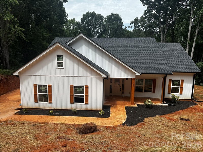 1694 Parsonage Lane, Newton, NC - 3 beds, 2 baths, 1,408 sqft - $350,000