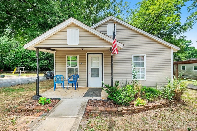 207 Morris Street, Kings Mountain, NC - 2 beds, 1 bath, 768 sqft - $162,000