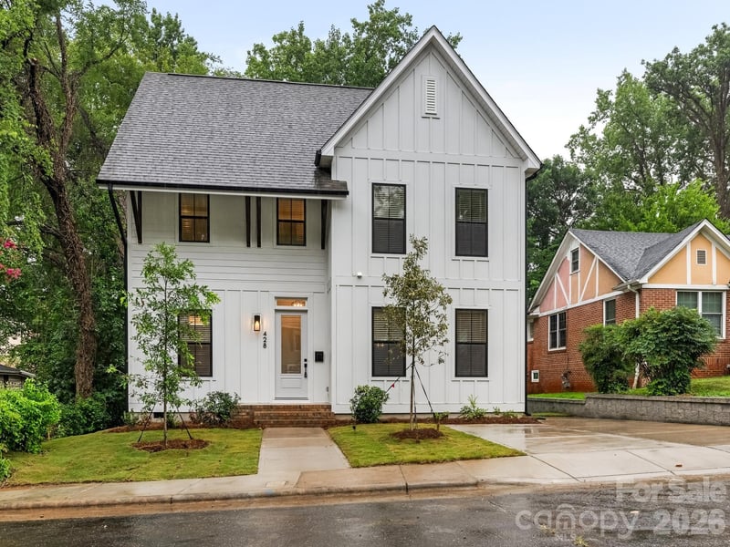 428 Woodvale Place, Charlotte, NC - 4 beds, 3.5 baths, 2,395 sqft - $749,000