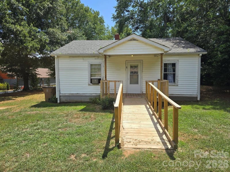 106 Lily Street, Shelby, NC - 2 beds, 1 bath, 870 sqft - $85,000