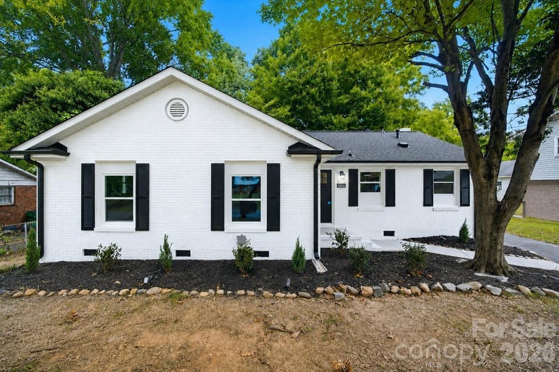 1453 Grovewood Drive, Charlotte, NC - 3 beds, 1.5 baths, 1,305 sqft - $325,000