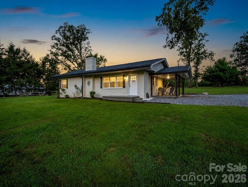 629 Thompson Road, Rutherfordton, NC - 2 beds, 1 bath, 1,029 sqft - $215,000