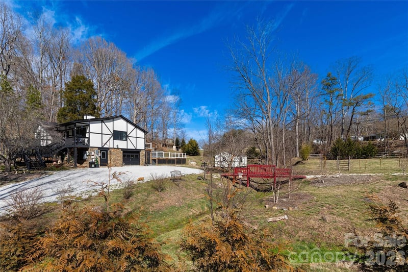 5 Northlake Drive, Weaverville, NC - 3 beds, 3 baths, 2,251 sqft - $569,900