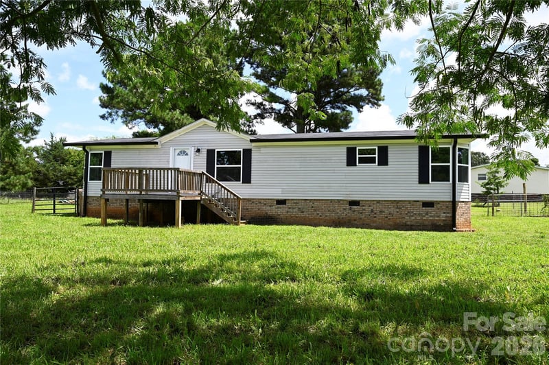 108 Daves Road, York, SC - 3 beds, 2 baths, 1,433 sqft - $229,500