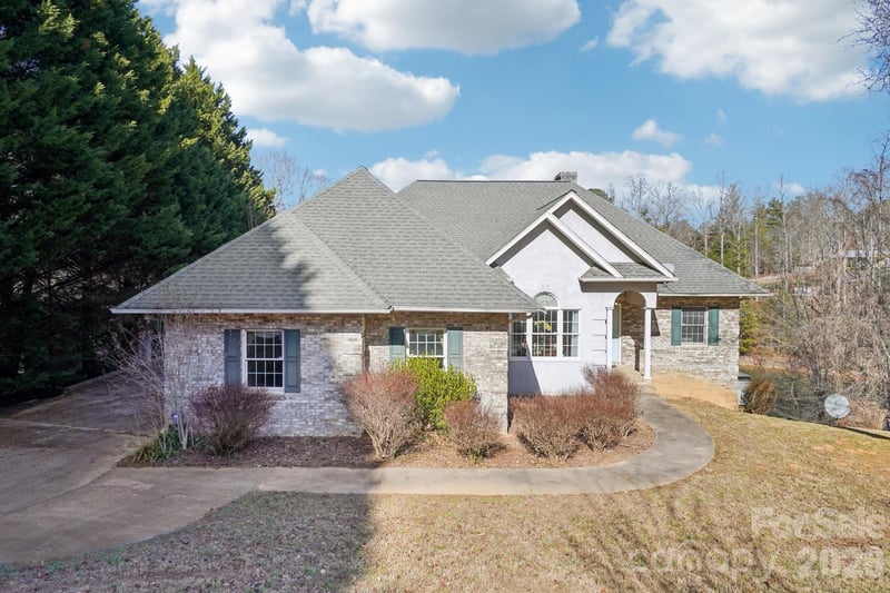 4634 Harbor View Terrace, Morganton, NC - 3 beds, 3 baths, 2,947 sqft - $789,900