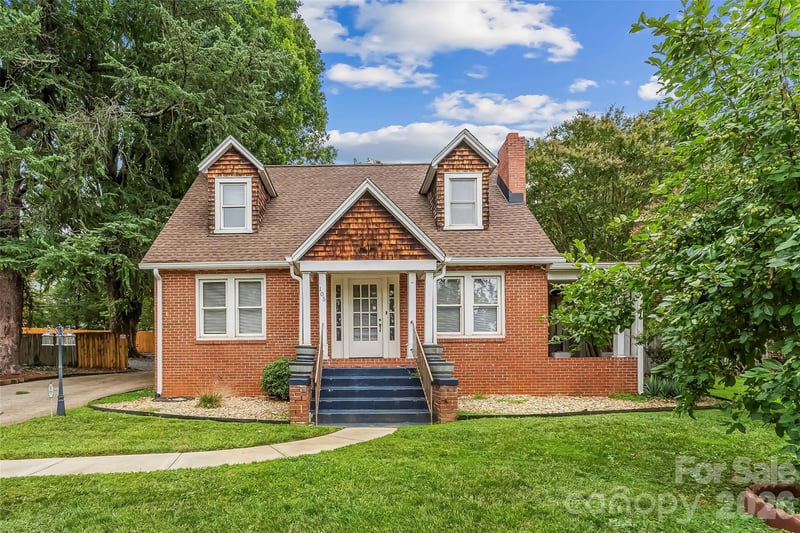 105 S Anderson Street, Morganton, NC - 4 beds, 2 baths, 1,716 sqft - $285,000