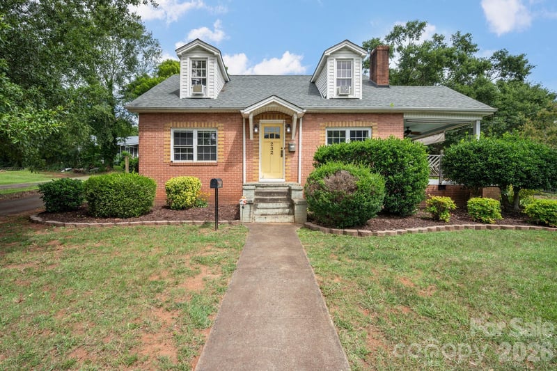 232 Maple Street, Rutherfordton, NC - 3 beds, 1.5 baths, 1,484 sqft - $249,900