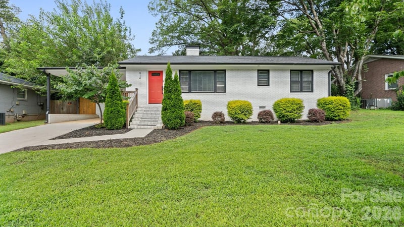 914 Crestmere Street, Charlotte, NC - 3 beds, 1.5 baths, 1,163 sqft - $409,900