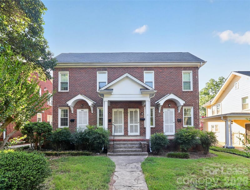 912 S York Street, Gastonia, NC - 2 beds, 1 bath, 805 sqft - $1,175