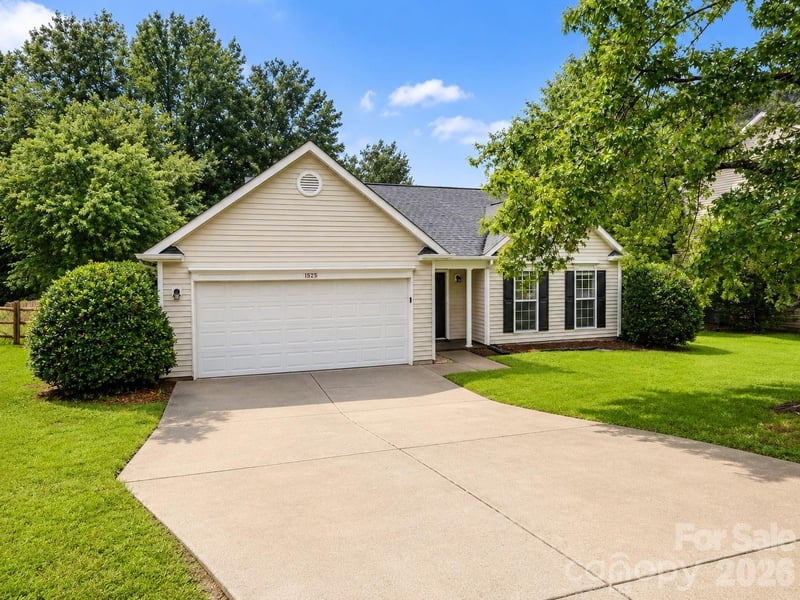 1828 Sugar Hollow Drive, Charlotte, NC - 3 beds, 2 baths, 1,402 sqft - $314,900