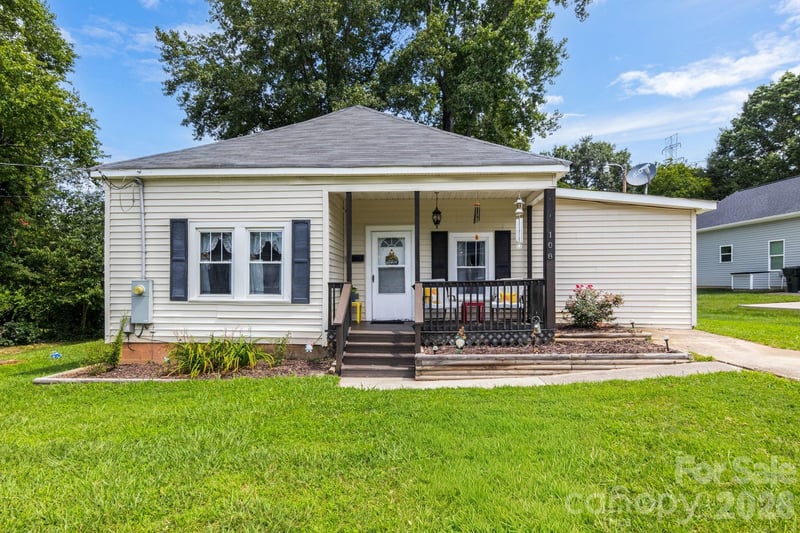 108 Richland Street, Clover, SC - 2 beds, 1 bath, 1,254 sqft - $249,900