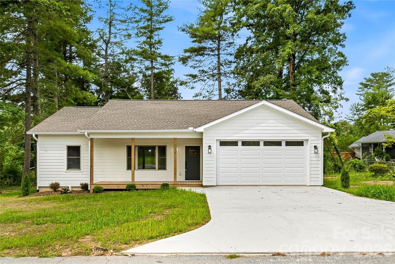 334 Woodland Drive, Hendersonville, NC - 3 beds, 2 baths, 1,448 sqft - $499,000