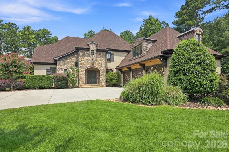 111 Quaker Road, Mooresville, NC - 4 beds, 6.5 baths, 5,002 sqft - $2,395,000