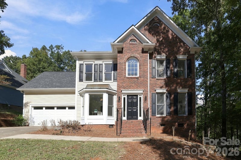410 Whitefriars Lane, Matthews, NC - 4 beds, 2.5 baths, 2,536 sqft - $675,000
