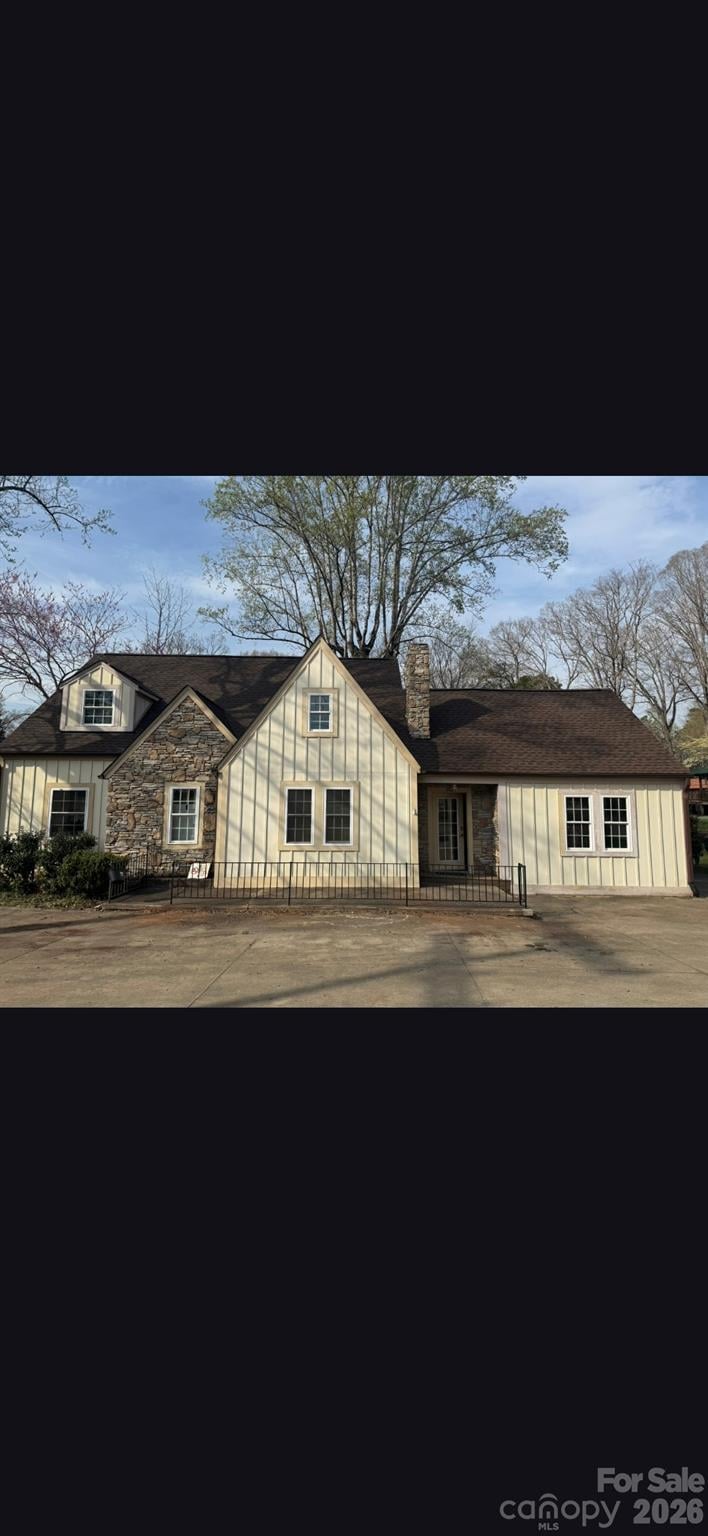 282 W Mountain Street, Rutherfordton, NC - 3 beds, 2 baths, 2,169 sqft - $399,000