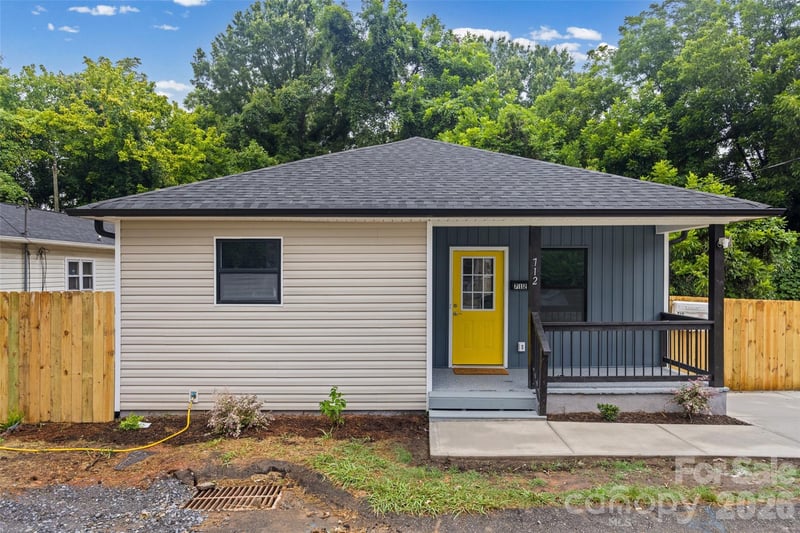 712 Henry Avenue, Gastonia, NC - 2 beds, 2 baths, 1,033 sqft - $214,900