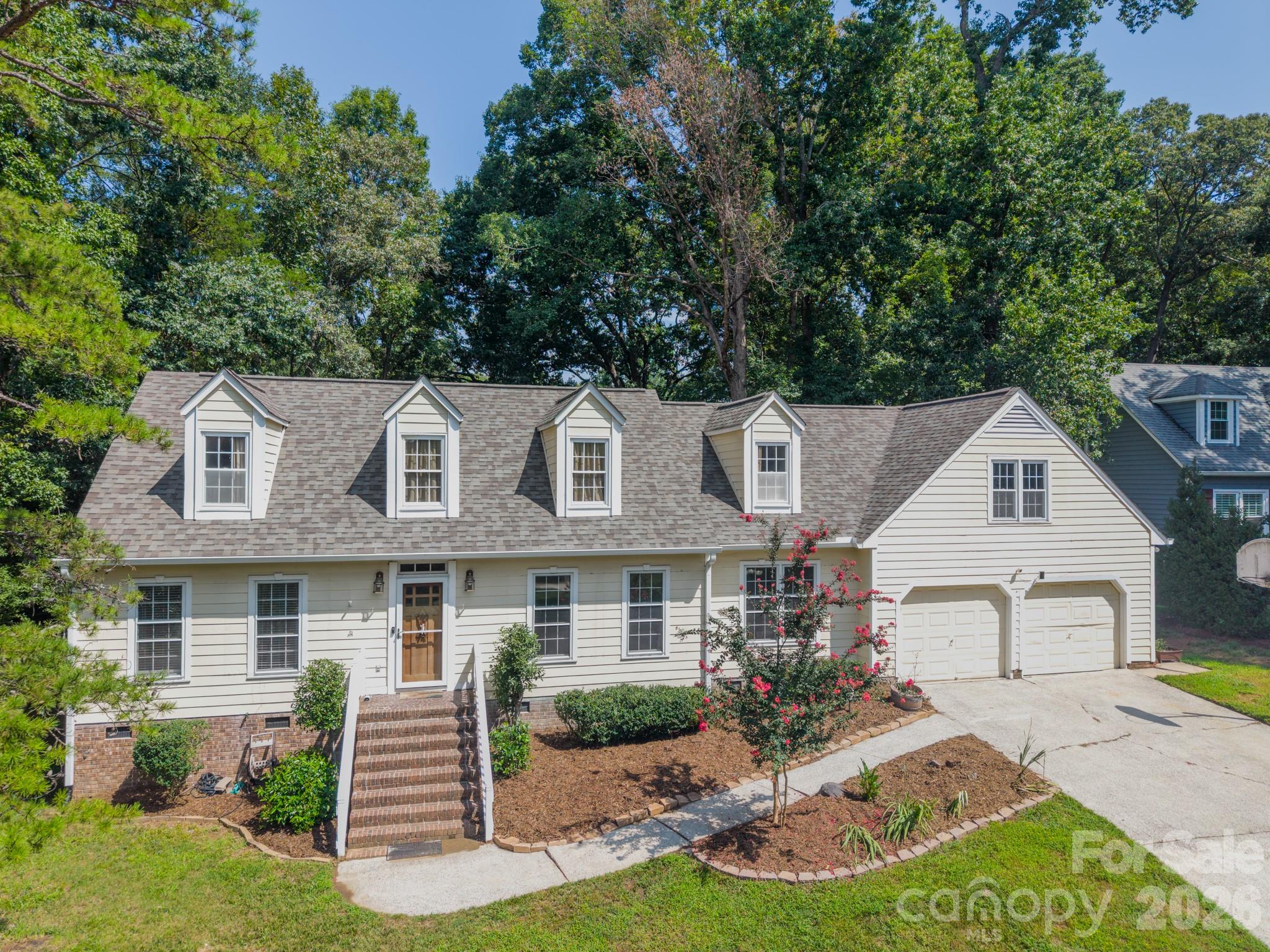 5815 Chapel Creek Ct, Charlotte, NC 28226. property listing photo