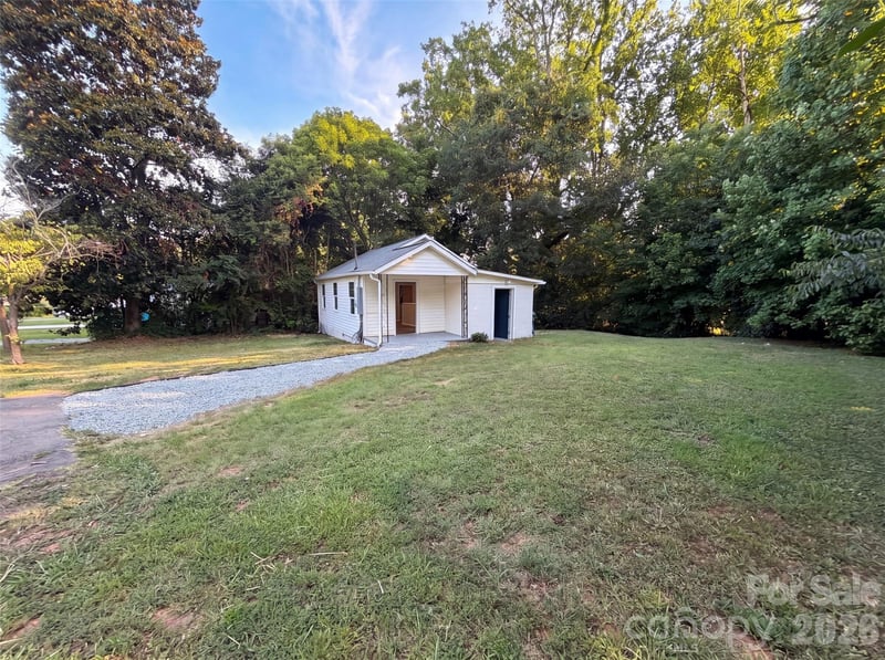 224 Avery Street, Fort Mill, SC - 2 beds, 1 bath, 598 sqft - $185,000