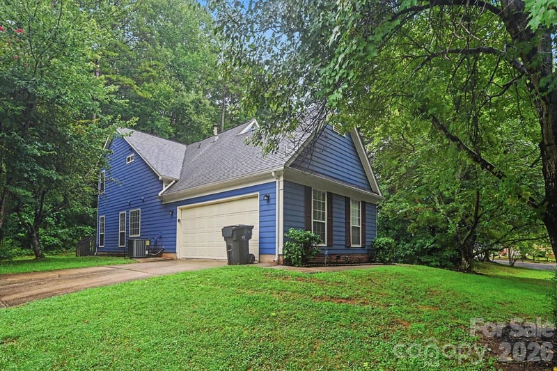 8722 Woodhill Manor Court, Charlotte, NC - 3 beds, 2.5 baths, 1,760 sqft - $349,900