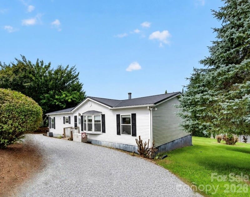 26 Sweet Briar Path Way, Hendersonville, NC - 3 beds, 2 baths, 1,248 sqft - $279,500